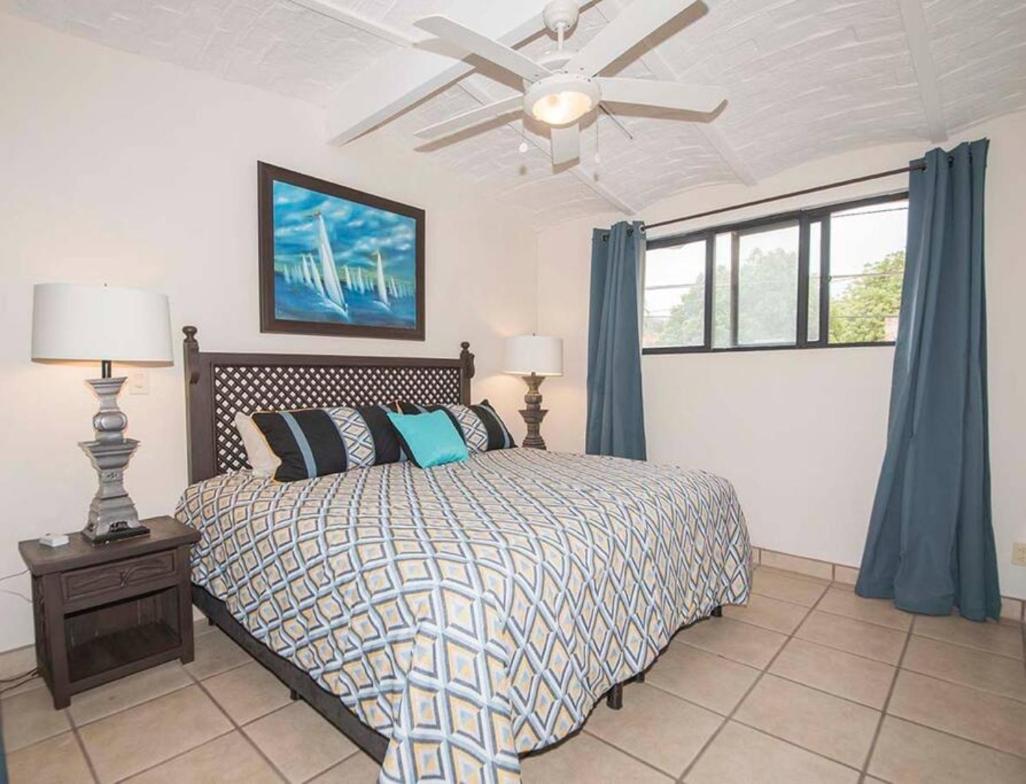 Enjoy Ac In Our Guest Room At Inn Ajijic Exterior foto